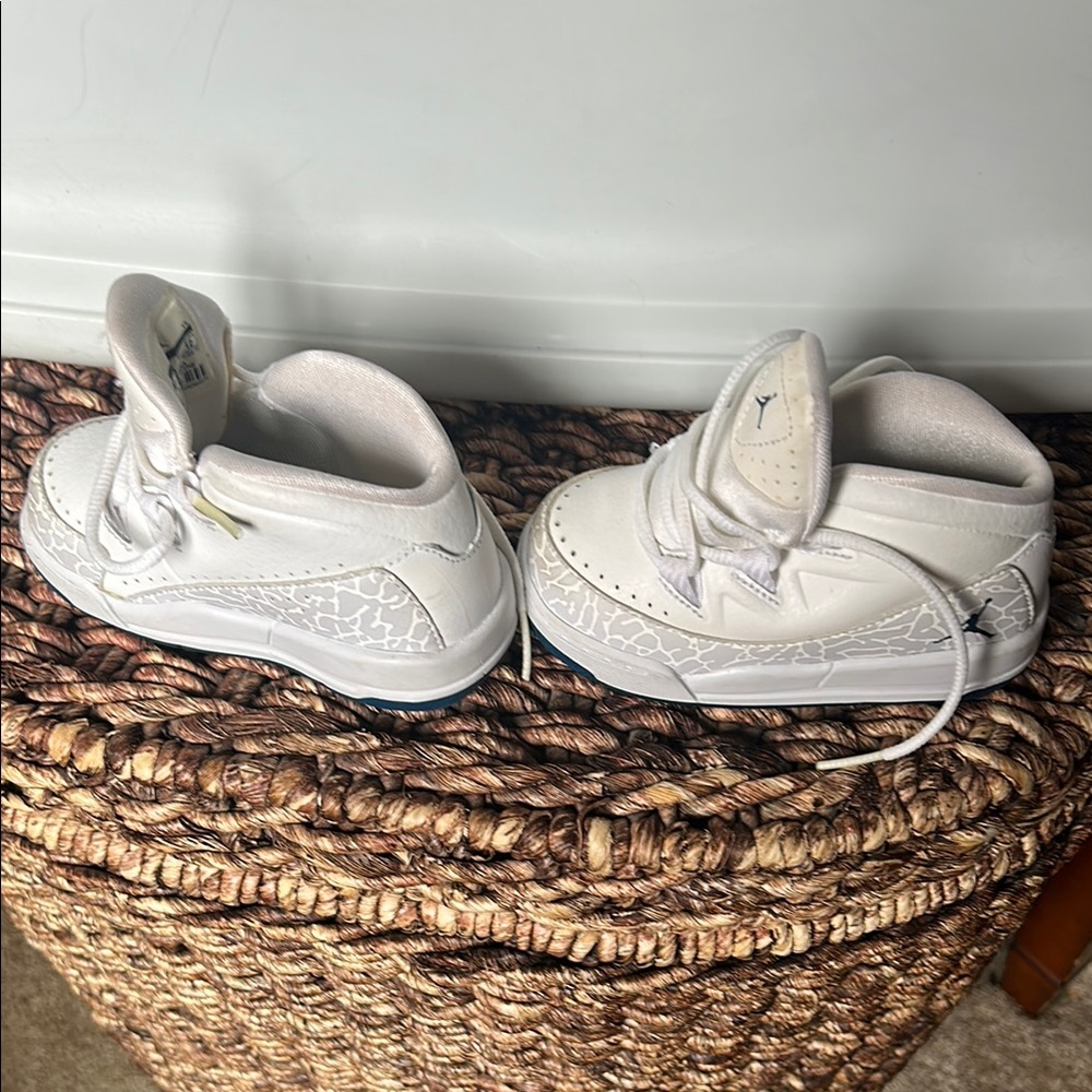 Nike White Air Jordan Sneakers Soft High-Top Design - Picture 2 of 5